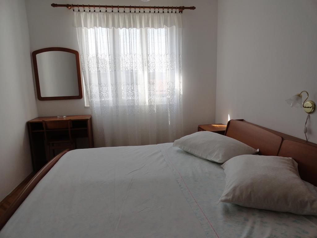 Apartments & Rooms Karmela Banjol Стая снимка